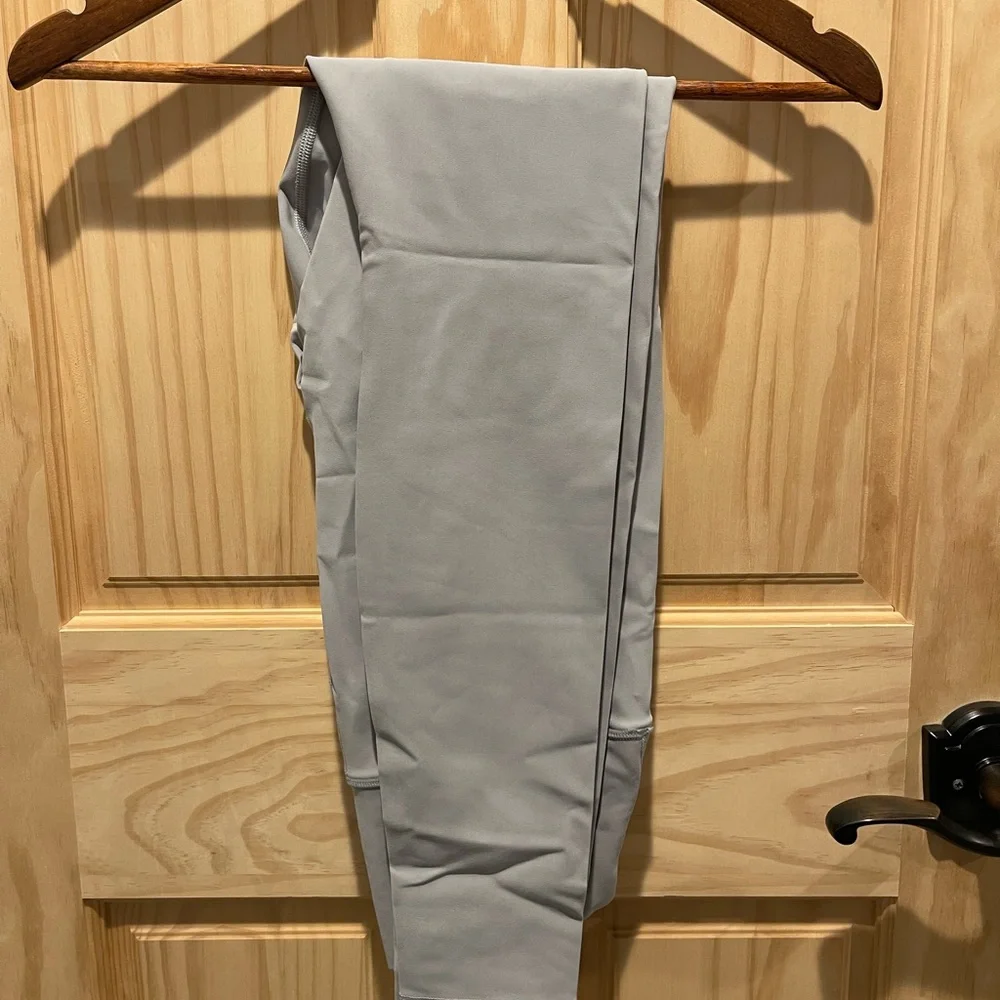 Alo Yoga Gray 3/4 length yoga pants with cut outs